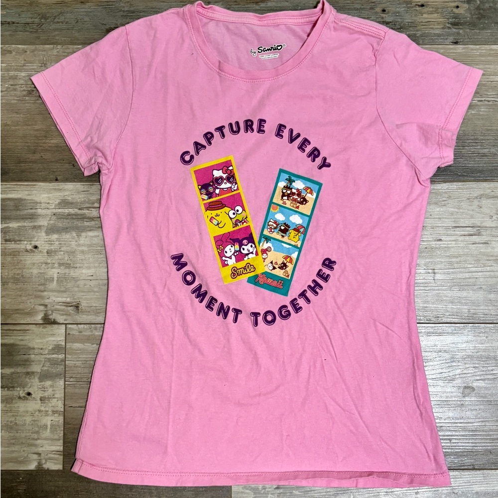 🎀 Sanrio Tee Club Shirt Small Pink Graphic Hello Kitty Friends Kawaii Y2K